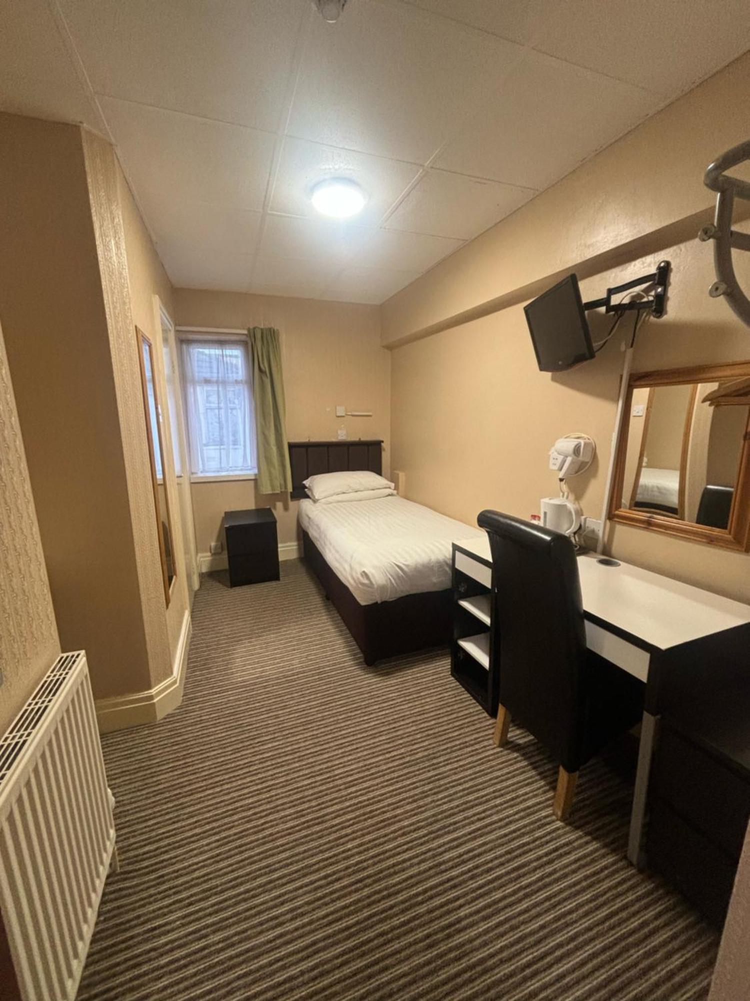 The Beechfield Hotel Blackpool Bagian luar foto